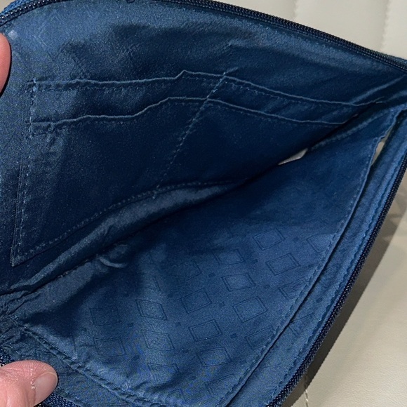 Vera Bradley Blue Island Medallion Large Zip Around Phone Wristlet 8"x4.5" NWOT - Picture 8 of 13